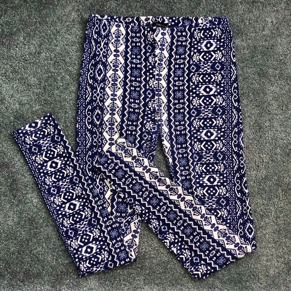 Forever 21 aztec patterned leggings - Picture 1 of 6